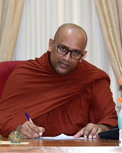 Senior Lecturer Ven. Galle Dhamminda