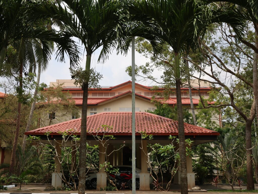 Bhiksu University of Sri Lanka library environment