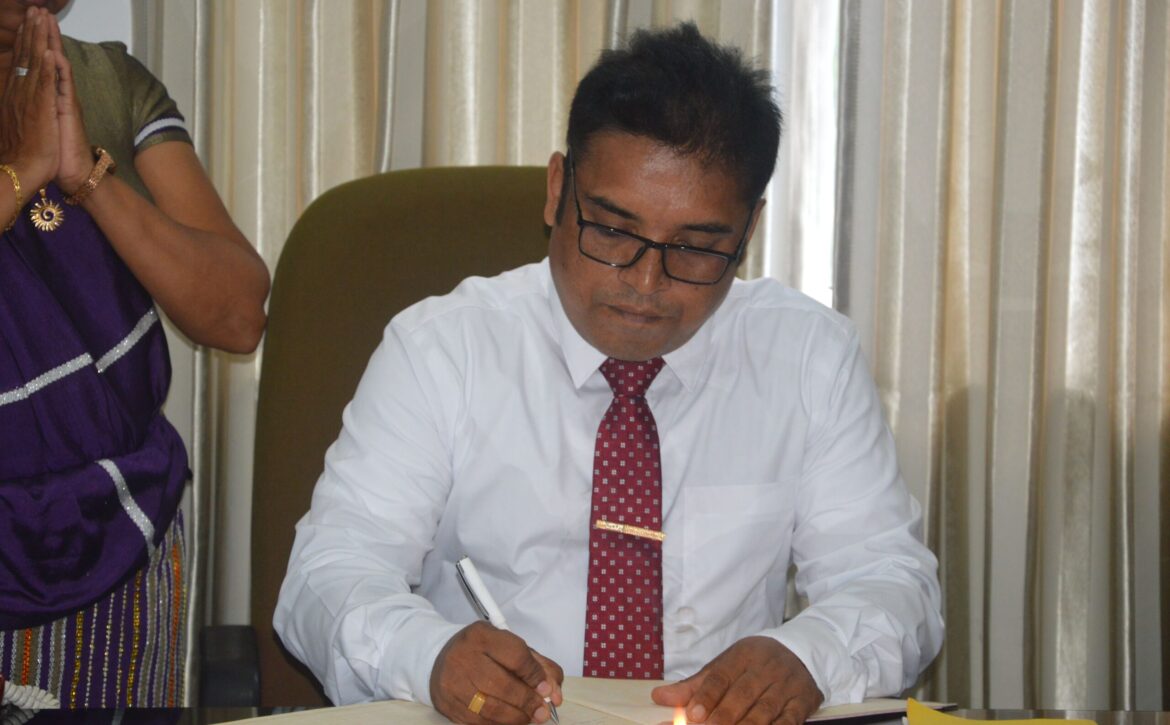 Newly appointed Librarian assumed the duties