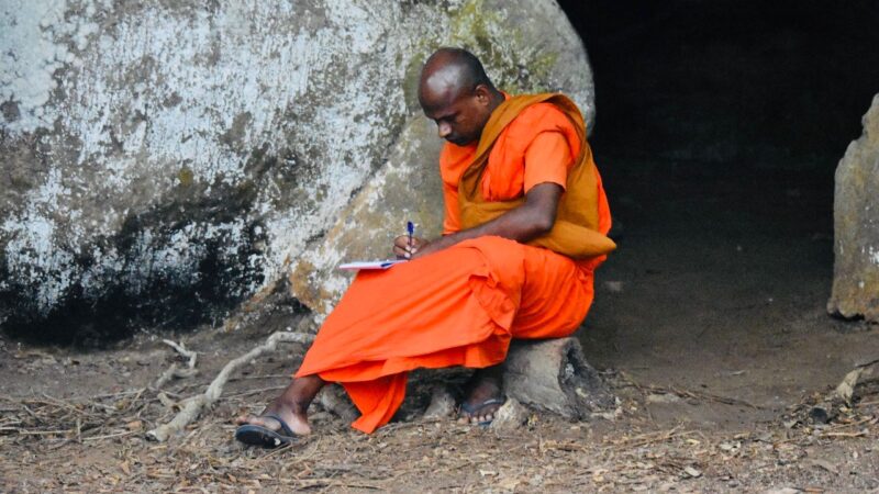 Archaeological Exploration Project in Vavuniya District (7)