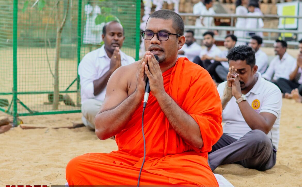 Read more about the article Bodhi Pooja at Jaya Sri Maha Bodhi