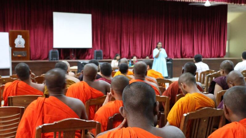 English Field visit to Gavel Club of Rajarata University of Sri Lanka (4)