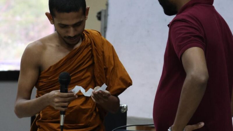 English Field visit to Gavel Club of Rajarata University of Sri Lanka (6)