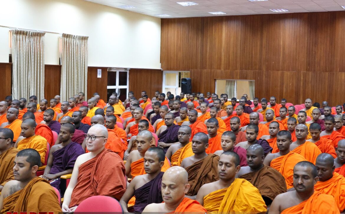 Read more about the article “Guru Tharuvata Perehuruvak” – Leadership Development Workshop