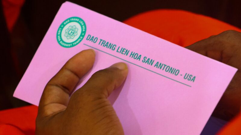 Prasada Pooja Ceremony and Generous Donation to Support Student Monks (9)