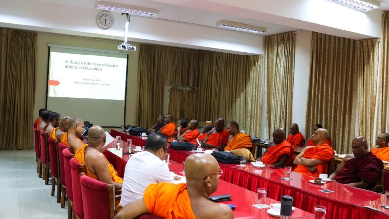 Research Presentation Sessions for Academic Staff (12)