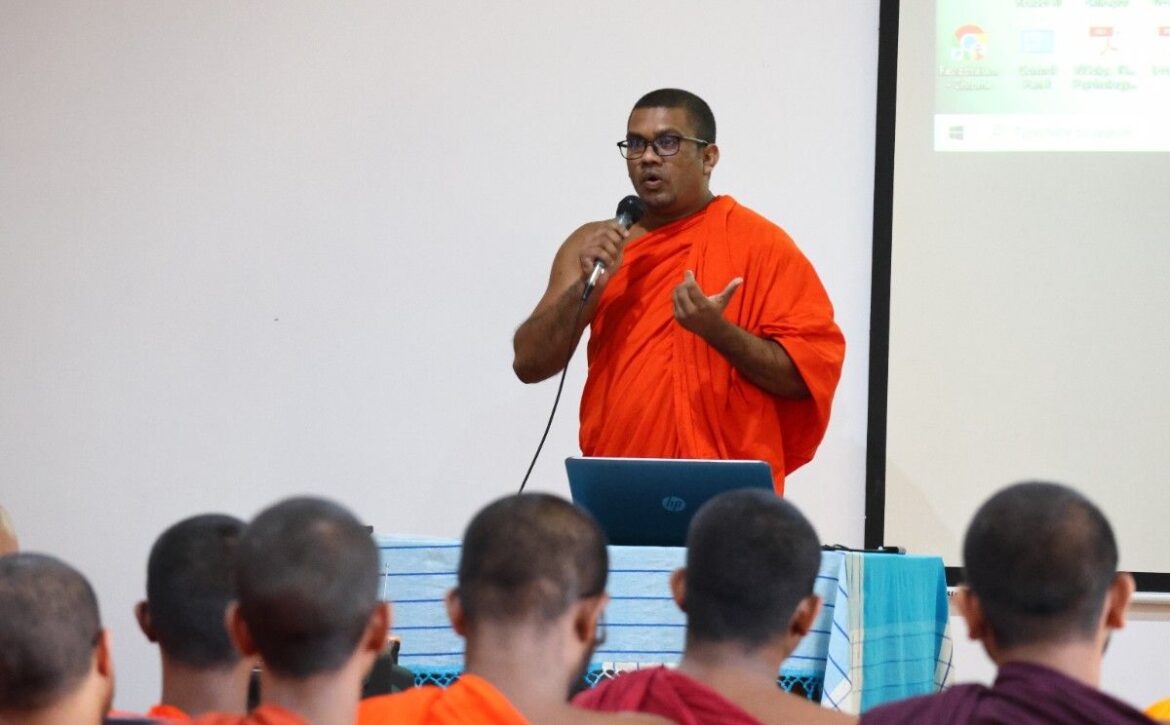 Read more about the article Workshop on Art Therapy for Mental Well-being