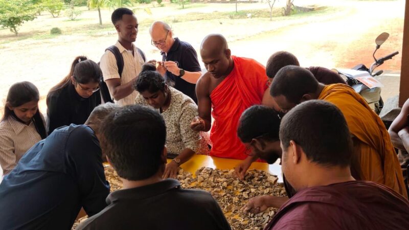Stone tools Workshop held at Bhiksu University of Sri Lanka (3)
