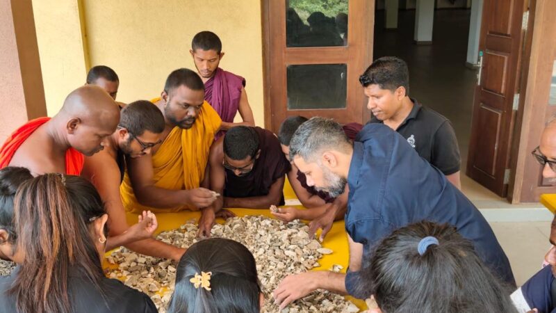 Stone tools Workshop held at Bhiksu University of Sri Lanka (7)