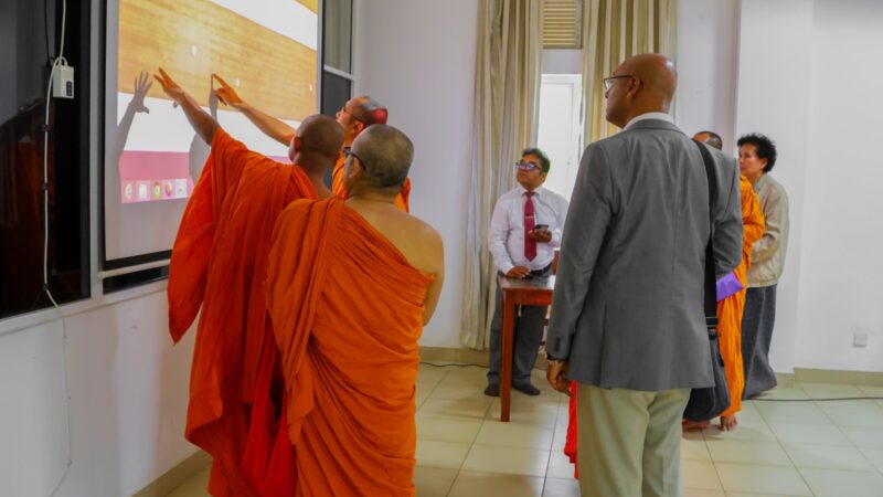 Delegation Visit of Mahamakut Buddhist University Isan Campus (MBU ISC), Thailand to BUSL (26) (Large)