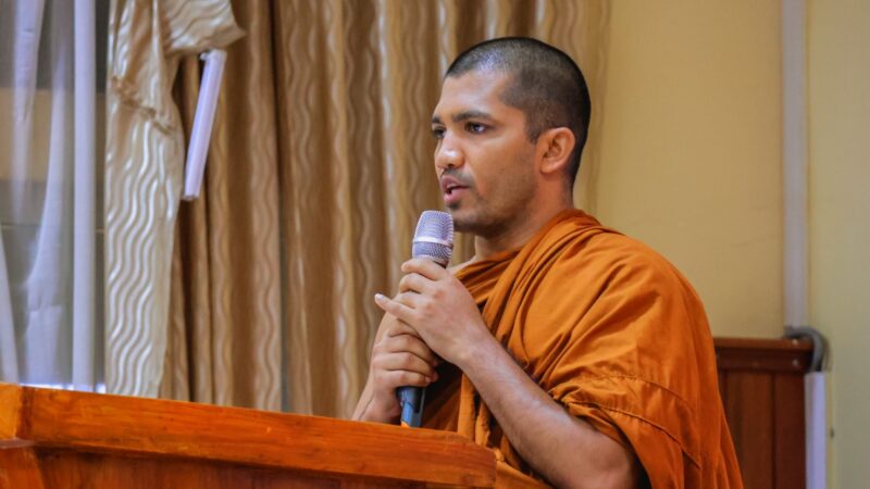 Guru-tharuwata-perahuruvak (2)