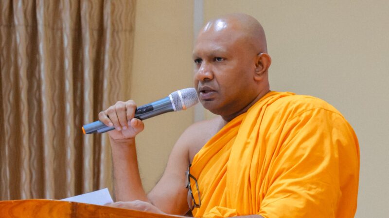 Guru-tharuwata-perahuruvak (5)